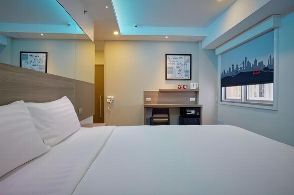 Red Planet Manila Bay image 17